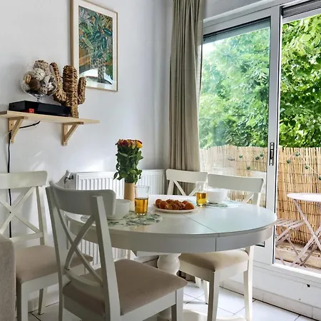 Bright Flat With Balcony In - Welkeys Apartman *