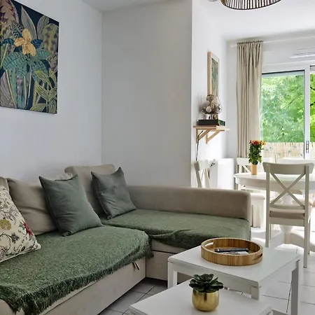 Bright Flat With Balcony In - Welkeys Apartman *